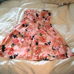 Floral strapless dress